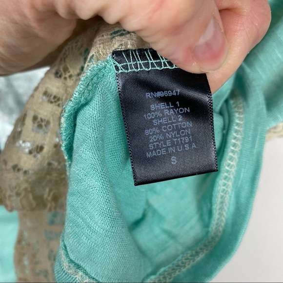 Leo Meets Virgo Hello Kitty Lace Back Crop Top - Picture 4 of 7